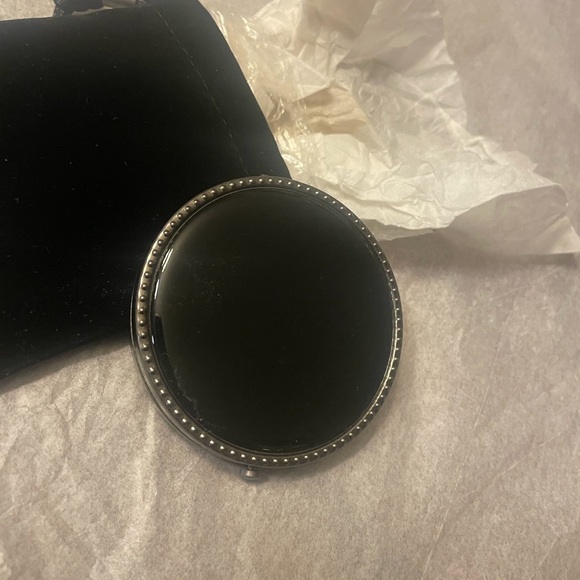 NEW Mary Kay Velvet Purse with Mirror Compact - Picture 4 of 10
